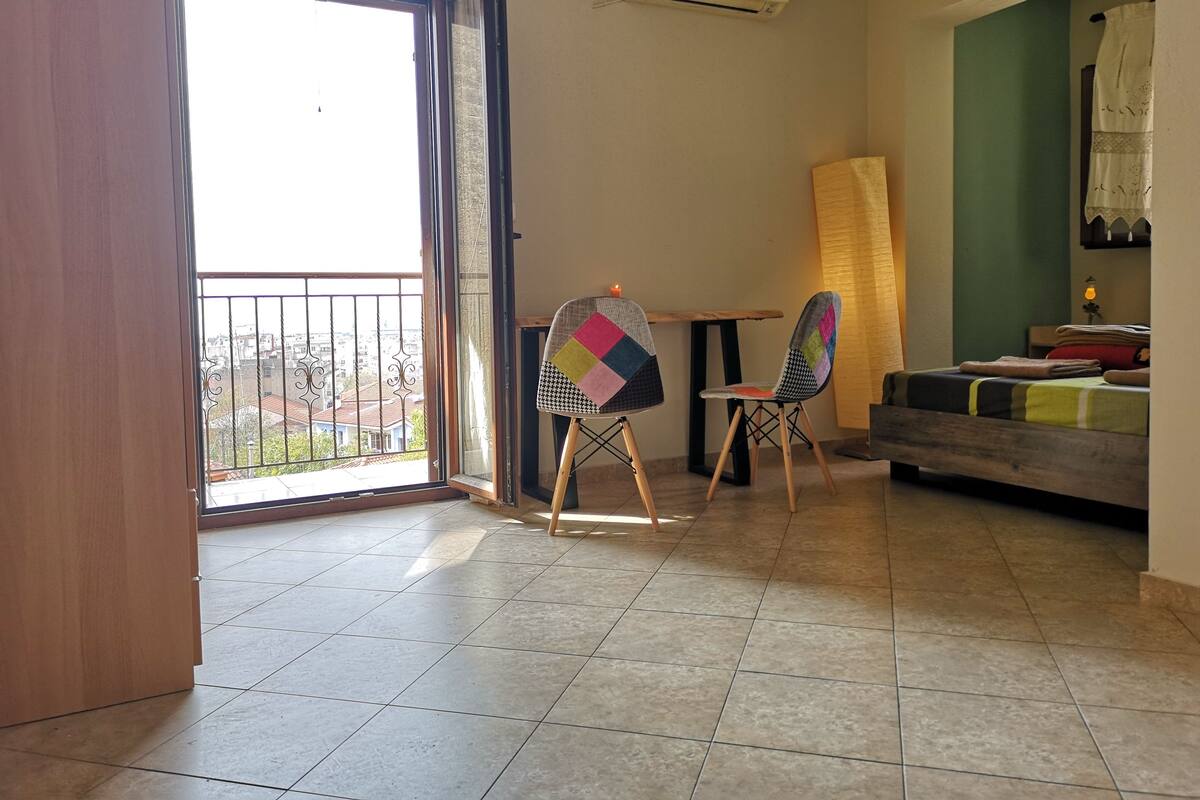 Deluxe Double Room, 1 Bedroom, Sea View | Living area