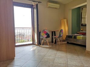 华丽双人房, 1 间卧室, 海景 | 起居区