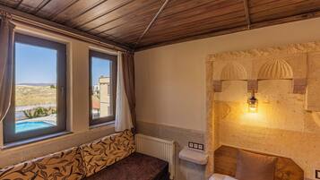 Chambre Triple Standard | Minibar, coffres-forts dans les chambres, Wi-Fi gratuit