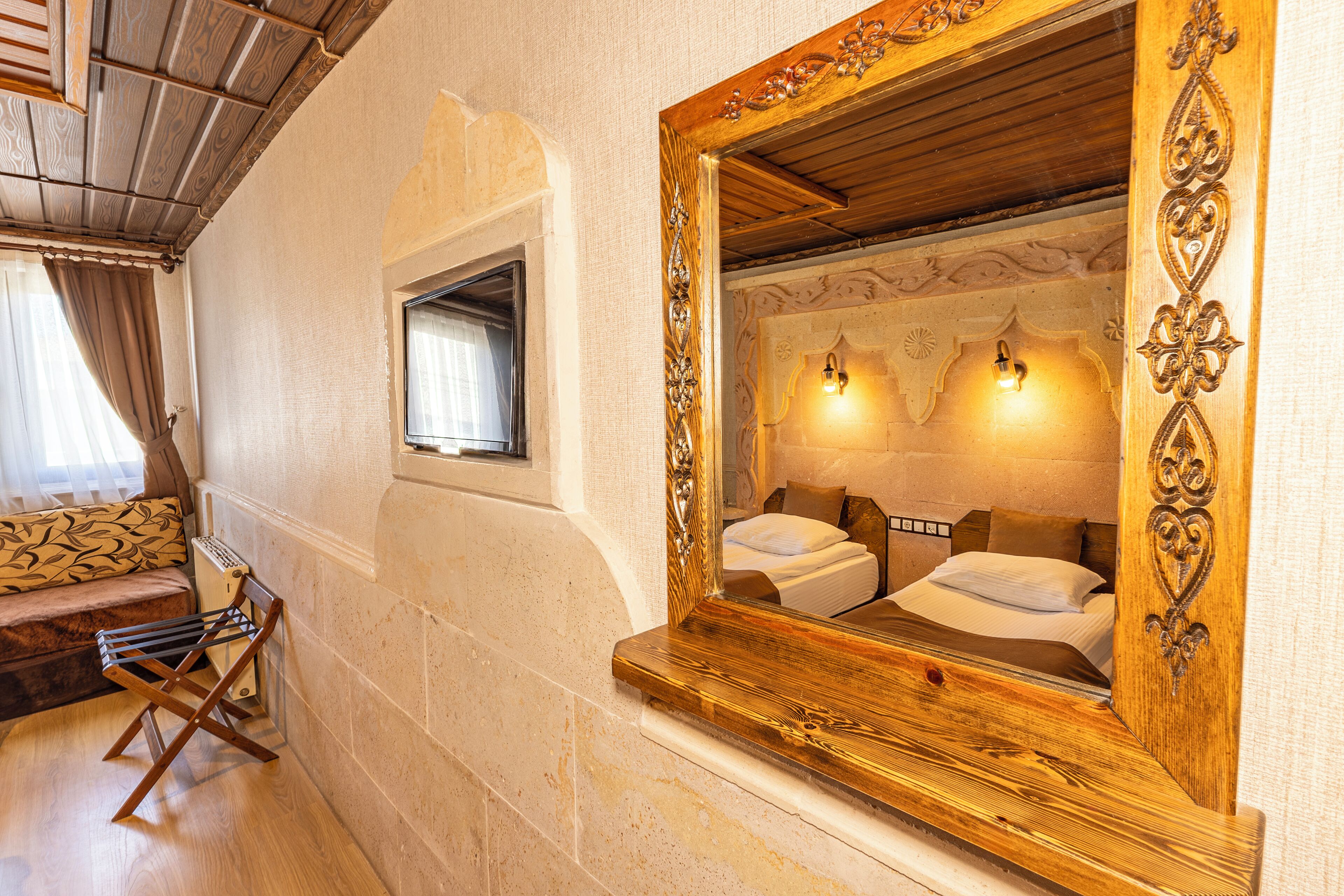 Minibar, in-room safe, free WiFi