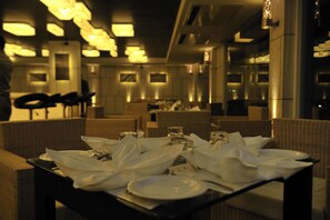 Breakfast, lunch and dinner served - Hotel El Dorado (Ahmedabad)