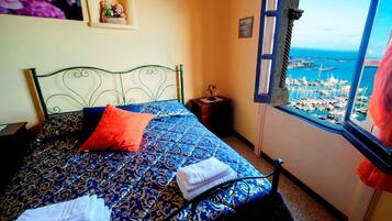 Caja de seguridad en la habitación y decoración personalizada