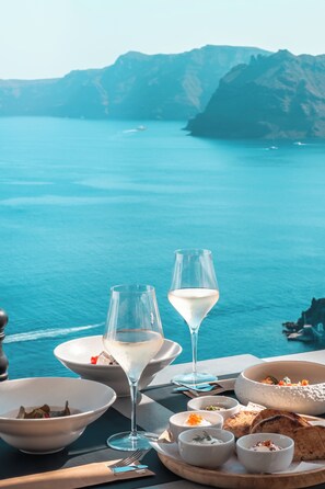 Food and drink - Art Maisons Aspaki Exclusive Suites (Santorini)
