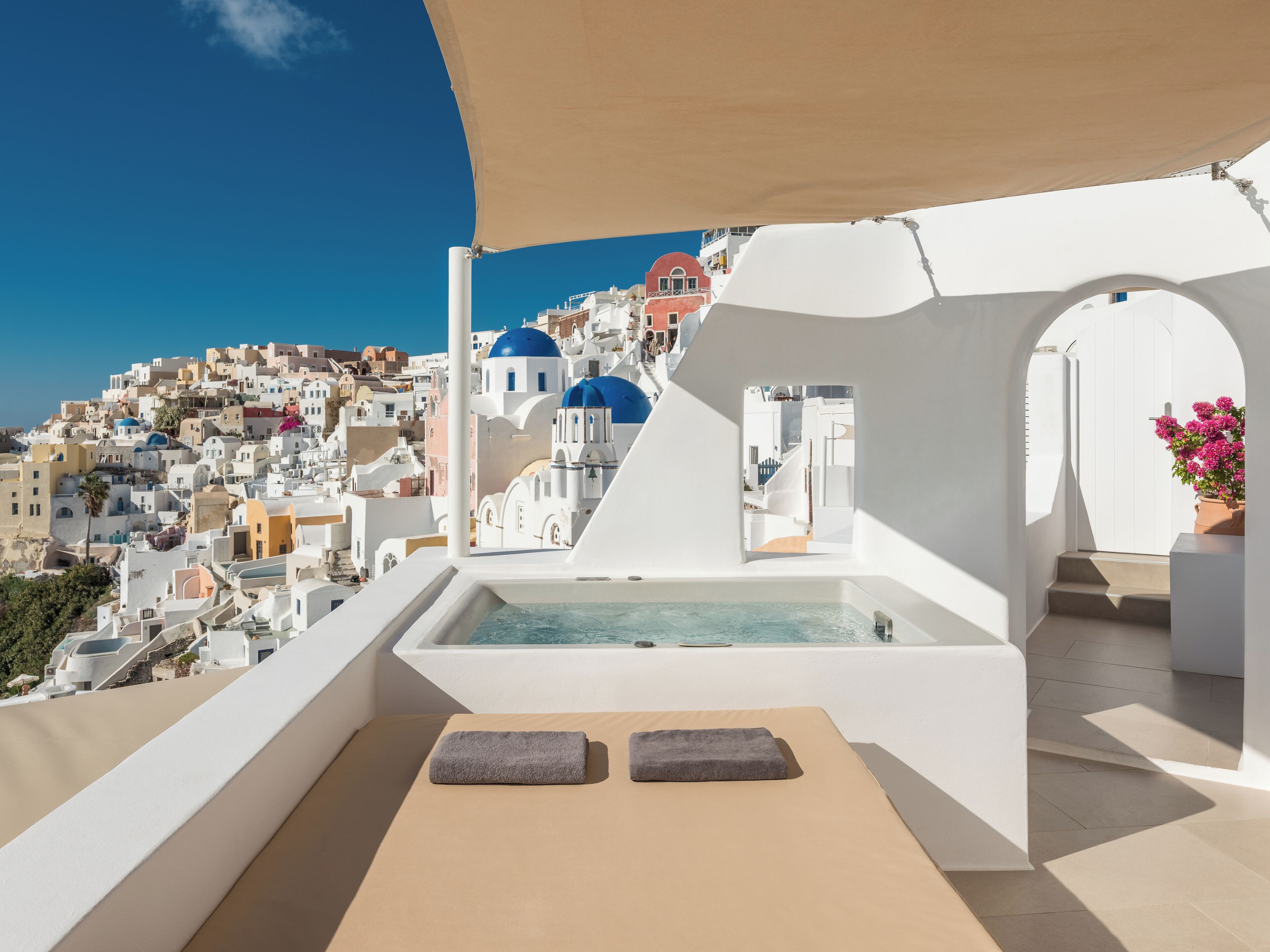 Honeymoon Suite, Hot Tub, Sea View (Outdoor Hot Tub) | Premium bedding, free minibar items, in-room safe