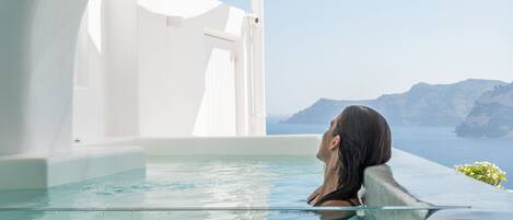 Suite Exclusive, piscine privée, vue mer (Atmospherico) | Literie de qualité supérieure, mini-bar avec articles gratuits