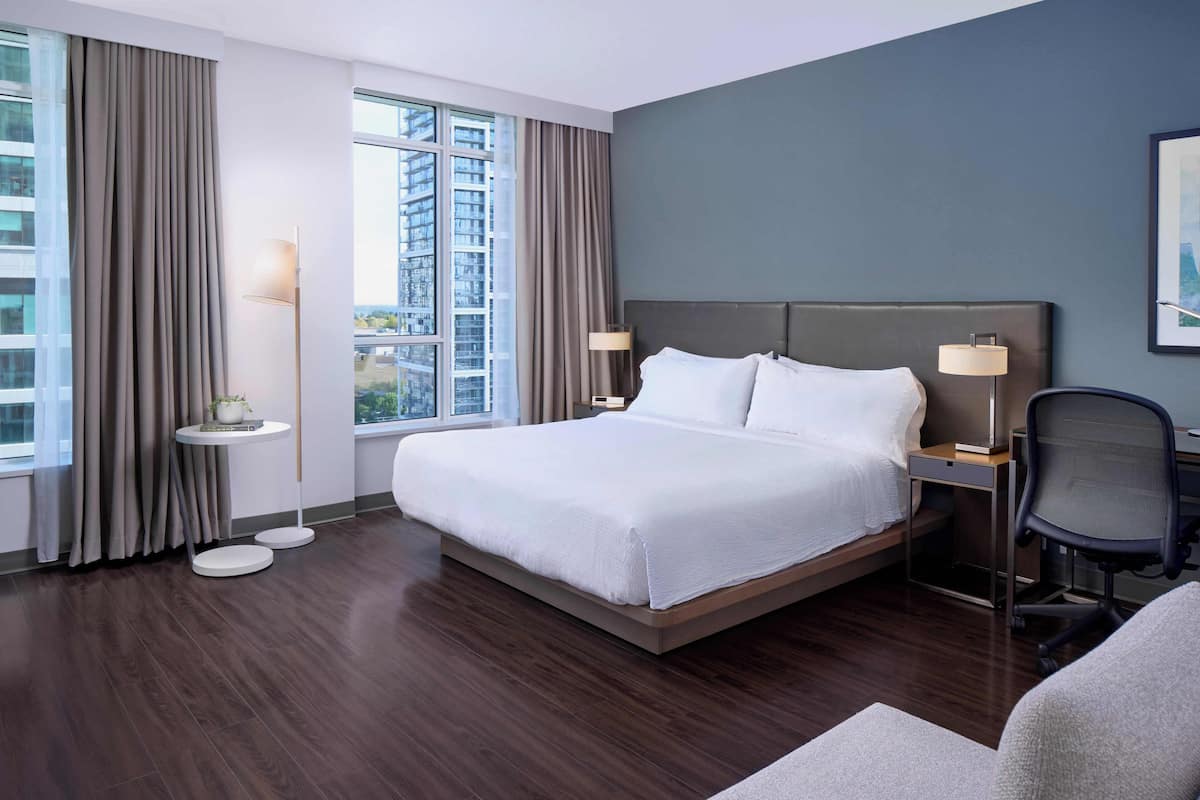 Studio, 1 King Bed with Sofa bed | Premium bedding, in-room safe, desk, laptop workspace