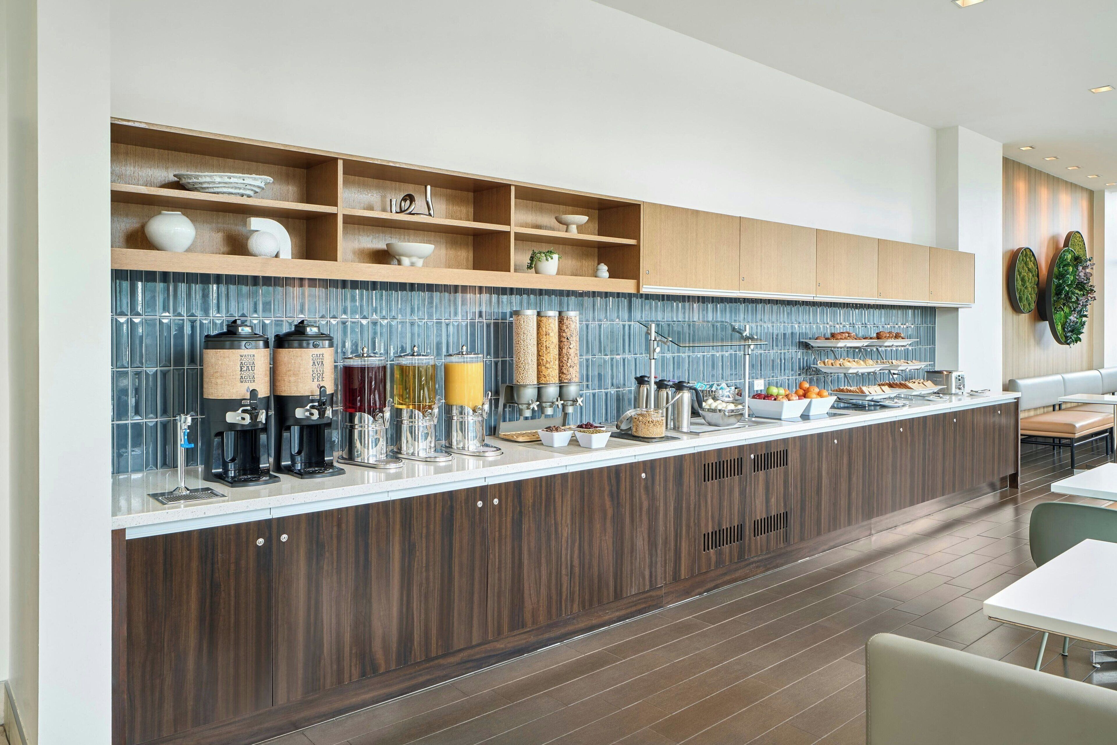 free daily continental breakfast