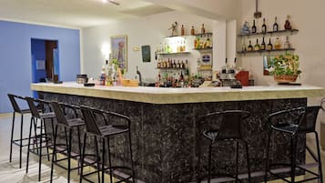 Bar (en la propiedad)