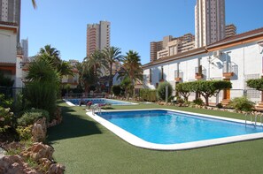 Outdoor pool - Rinconada Real Bungalows (Benidorm)