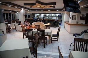 酒吧（店内）