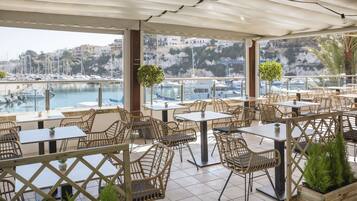 Bar (in der Unterkunft)