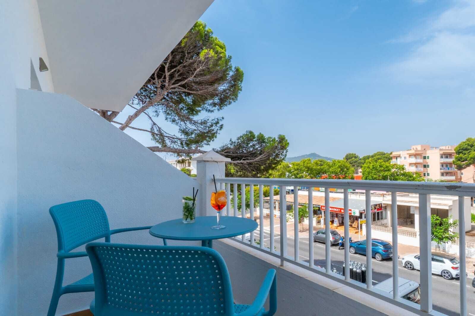 Habitación con 2 camas individuales, balcón | Balcón