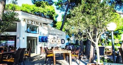 Hostal Alcina