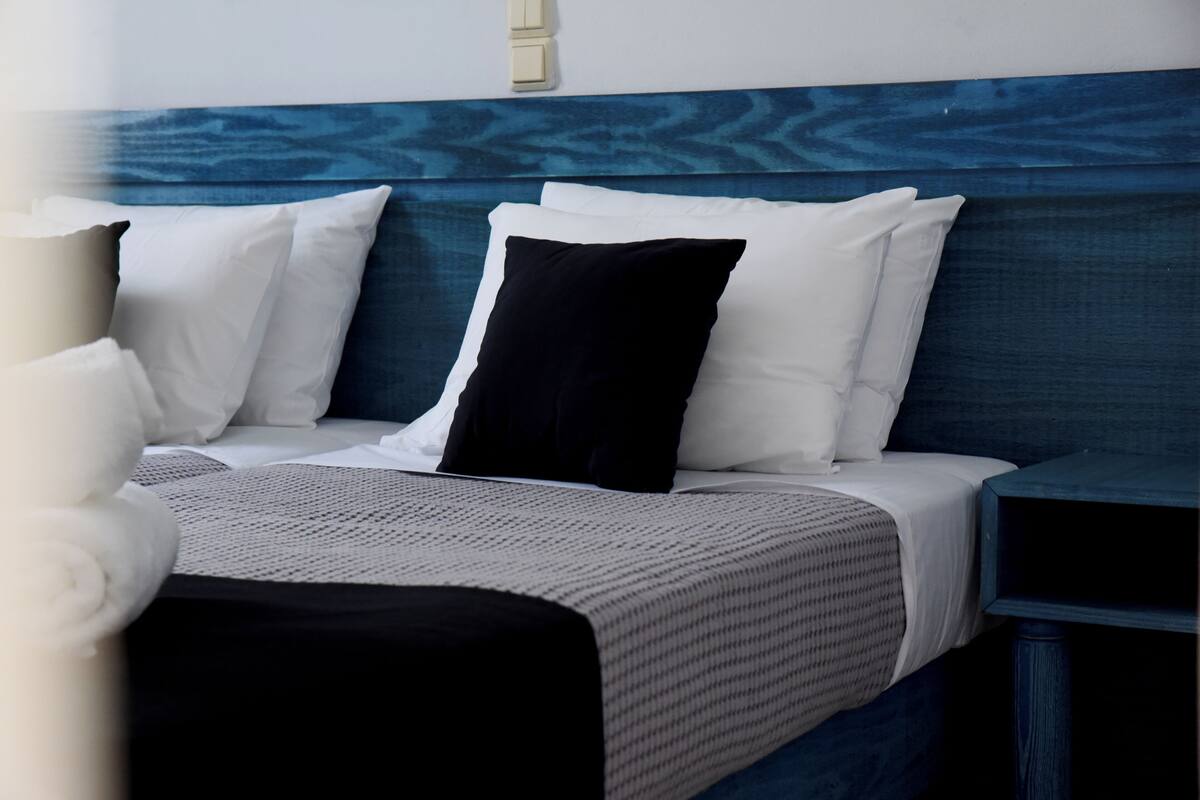 Departamento familiar | Escritorio, espacio para trabajar con laptop y insonorización