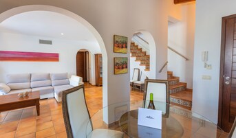 In-room safe, iron/ironing board, WiFi, bed sheets