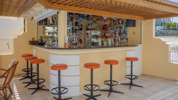 Poolside bar