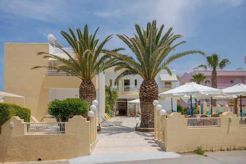 Cosmi Apartments by Estia