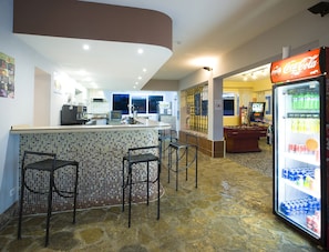 Kontinental frukost varje dag (EUR 10 per person)