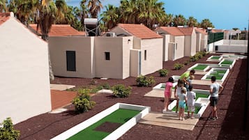 Mini-golf