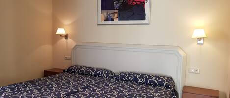 Classic Apartment, 1 Bedroom, Terrace (1 Adult) | 2 bedrooms, in-room safe, free WiFi, bed sheets