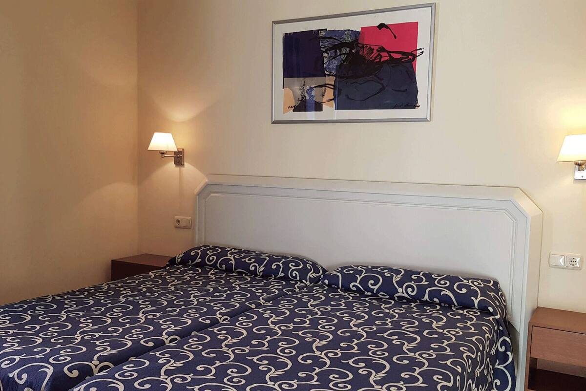 Caja de seguridad en la habitación, wifi gratis y ropa de cama 