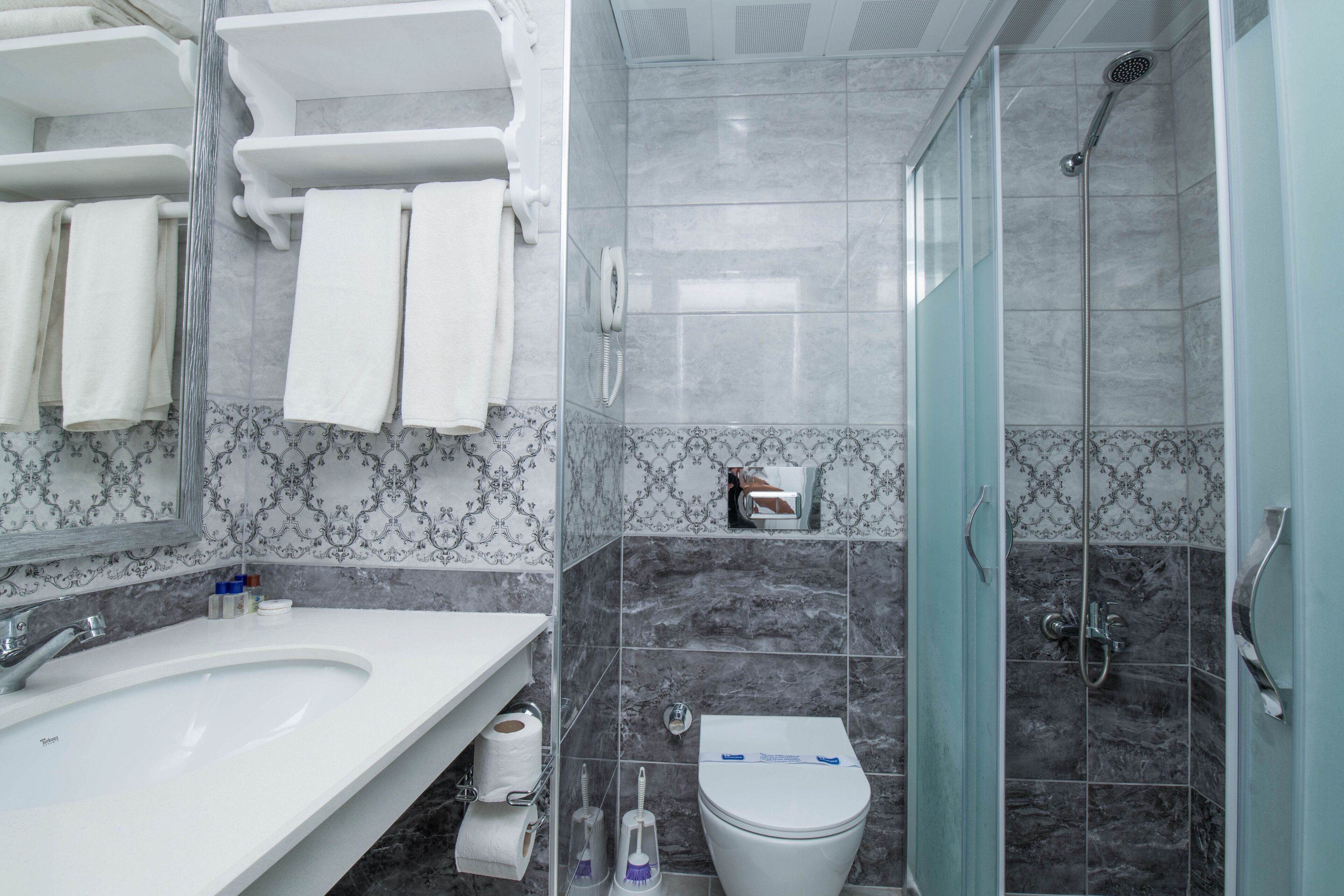 standard room | bathroom | bathtub, free toiletries, hair dryer, slippers