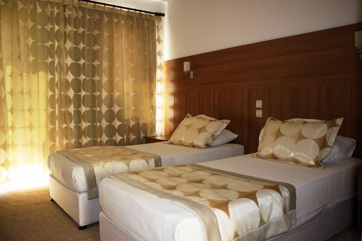 minibar, desk, soundproofing, iron/ironing board