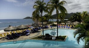 Alberca al aire libre 