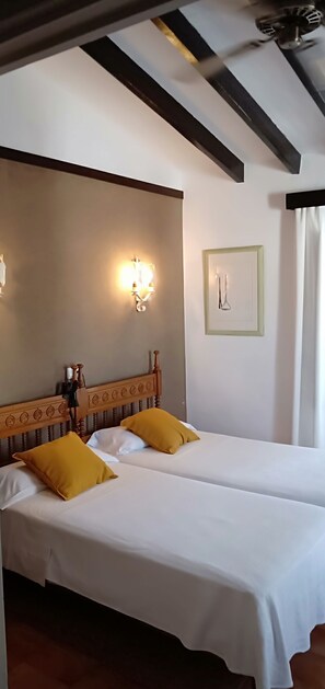 Double or Twin Room - Hostal Ca's Bombu (Capdepera)