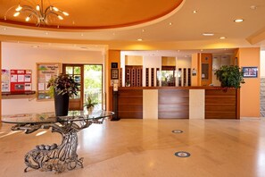 Lobby - Kathrin Beach Hotel (ADELIANOS KAMPOS)