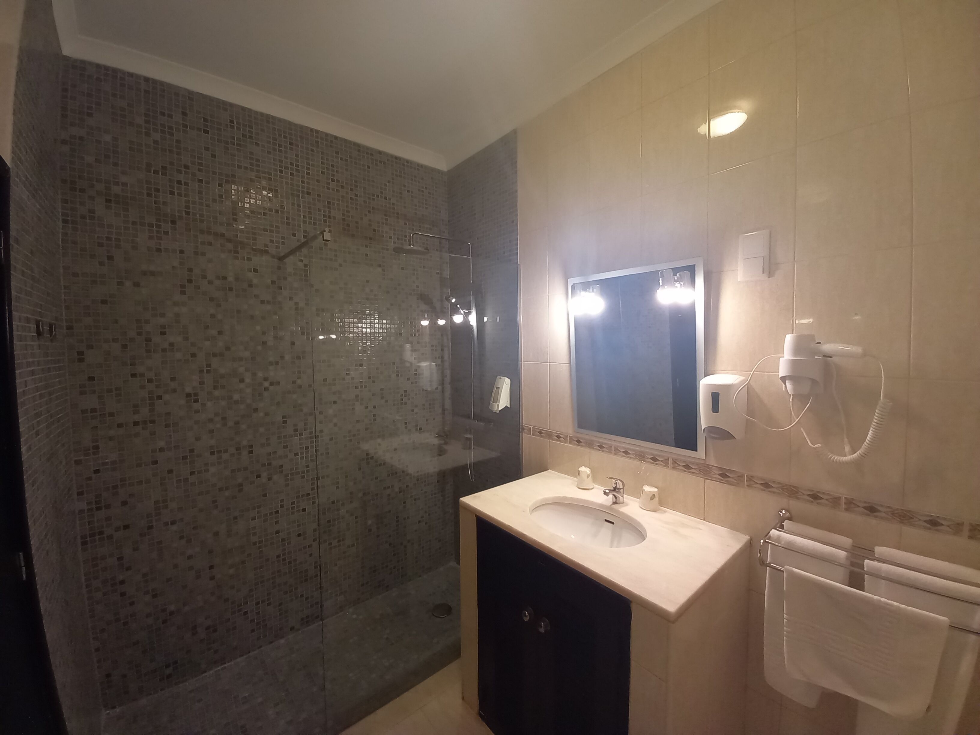deluxe room, balcony | bathroom | free toiletries, hair dryer, towels