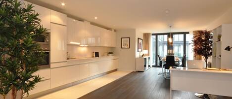 Apartment, 2 Bedrooms | Private kitchen