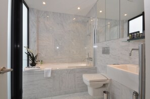 Apartment, 2 Schlafzimmer | Badezimmer
