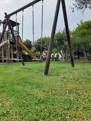 室外兒童遊樂區