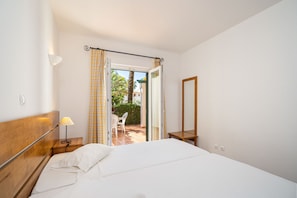 Superior Apartment, 2 Bedrooms, Terrace | In-room safe, soundproofing, iron/ironing board, free WiFi - Quinta do Morgado - Monte da Eira (Tavira)