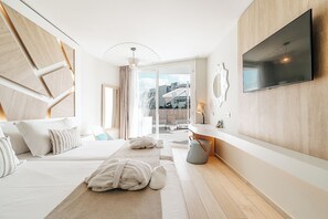 Quarto casal, terraço (Embrace Solarium) | Frigobar, cofres nos quartos, escrivaninha