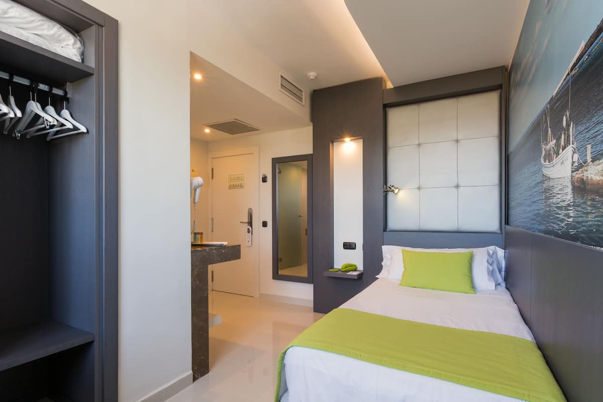 Single Room (Joy) | Minibar, in-room safe, desk, laptop workspace