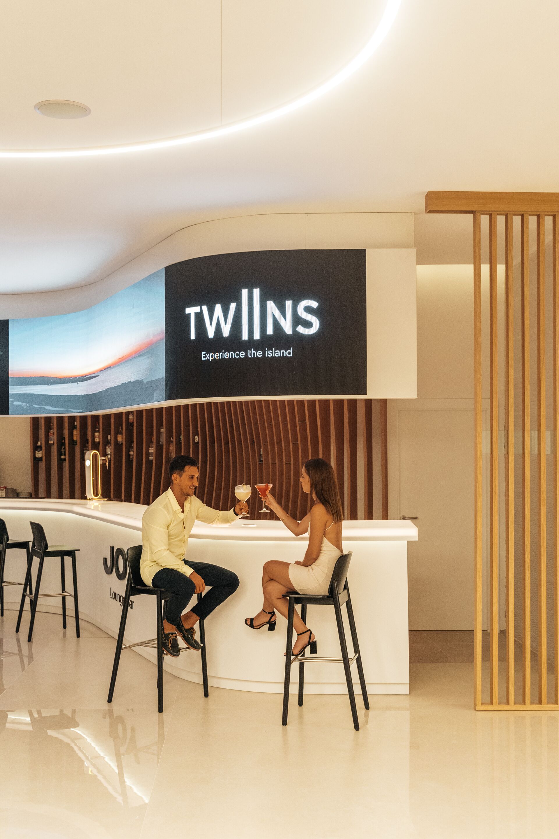 3 bars/lounges, poolside bar