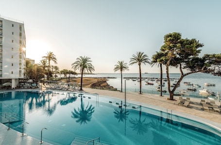 Exterior. The Ibiza Twiins Hotel