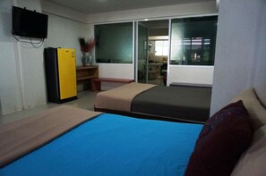 Family Room | In-room safe, desk, free WiFi - Nong New House 1 (Cha-am)