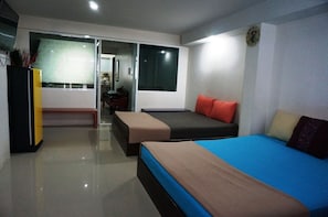 Family Room | In-room safe, desk, free WiFi - Nong New House 1 (Cha-am)