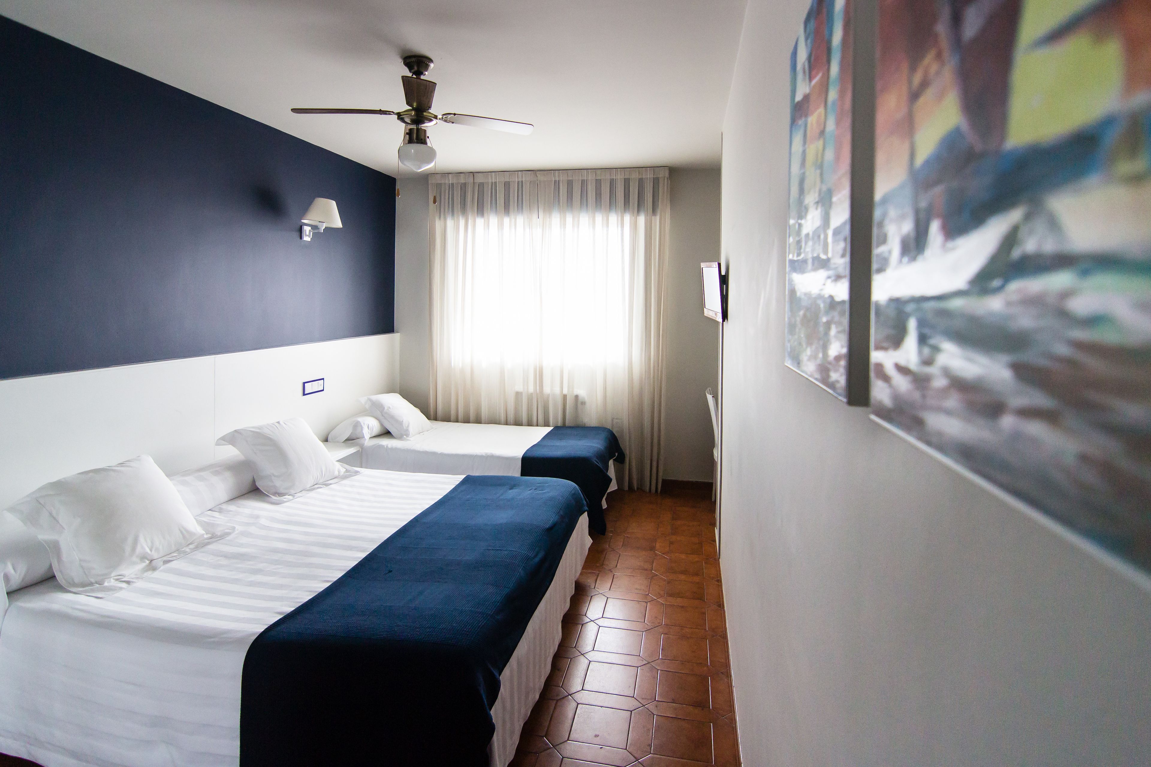 double room (ground floor) | desk, cots/infant beds, rollaway beds, free wifi