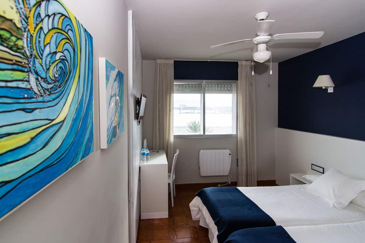 double room (ground floor) | desk, cots/infant beds, rollaway beds, free wifi