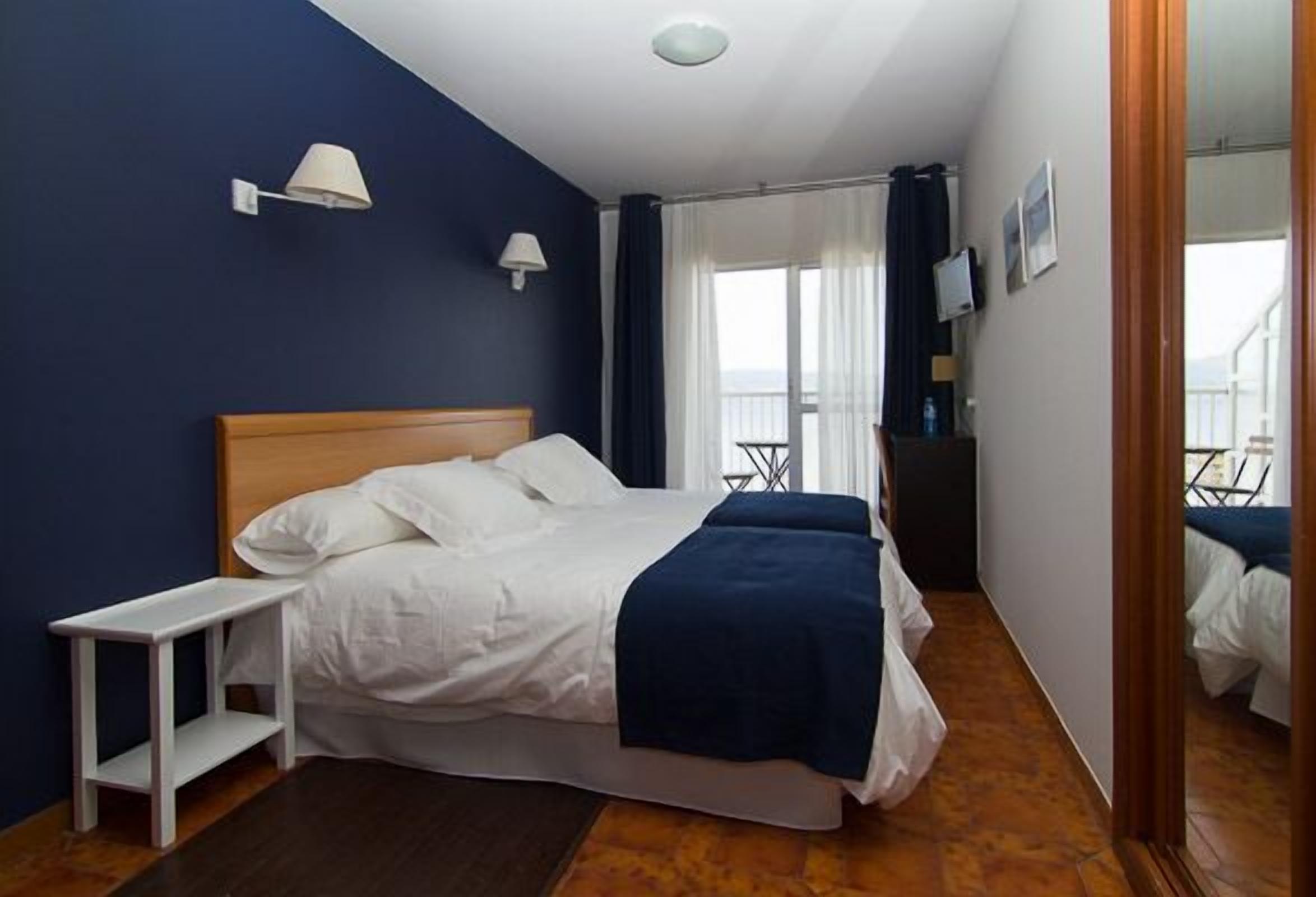 double room (top floor) | desk, cots/infant beds, rollaway beds, free wifi