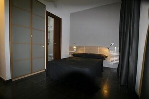 Free cribs/infant beds, rollaway beds, free WiFi