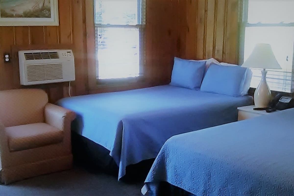 In-room safe, iron/ironing board (on request), WiFi (free)