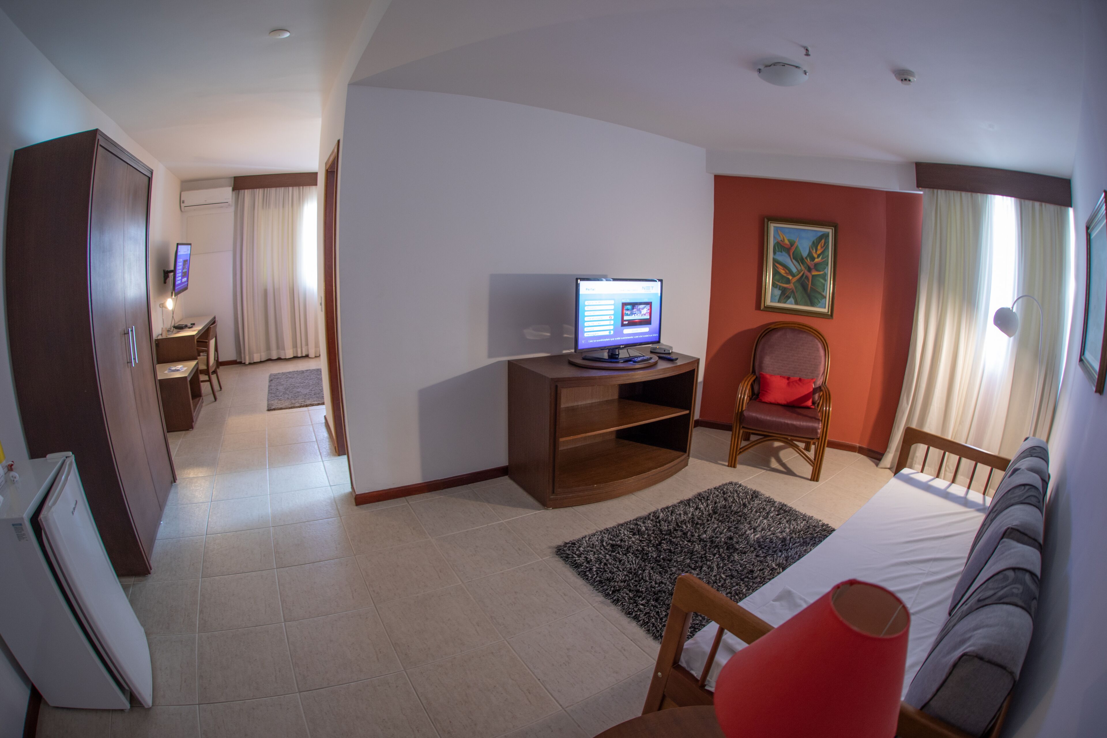 quadruplo familia superior | minibar, in-room safe, individually decorated, desk