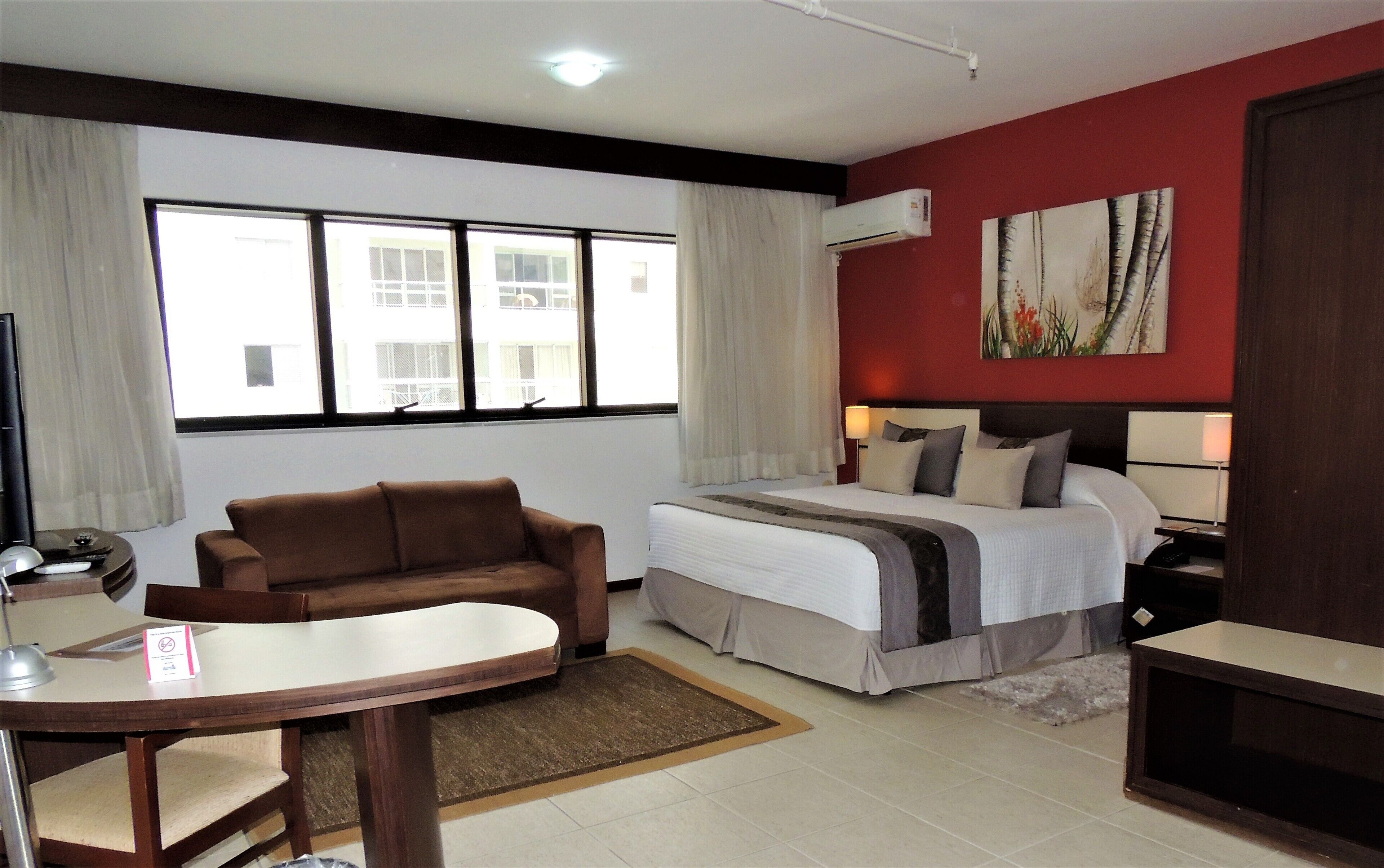 minibar, in-room safe, individually decorated, desk