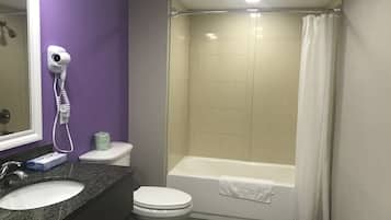 Combined shower/bathtub, hair dryer, towels