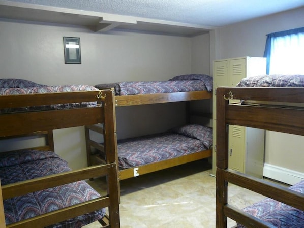 In-room safe, bed sheets